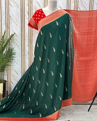 Chinnon Saree (Leaf Motifs & Grand Pallu)
